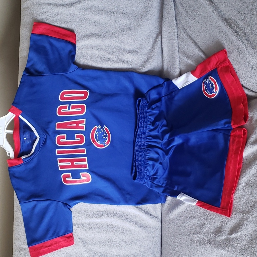 Chicago Cubs boy's jersey and short set size 6-7